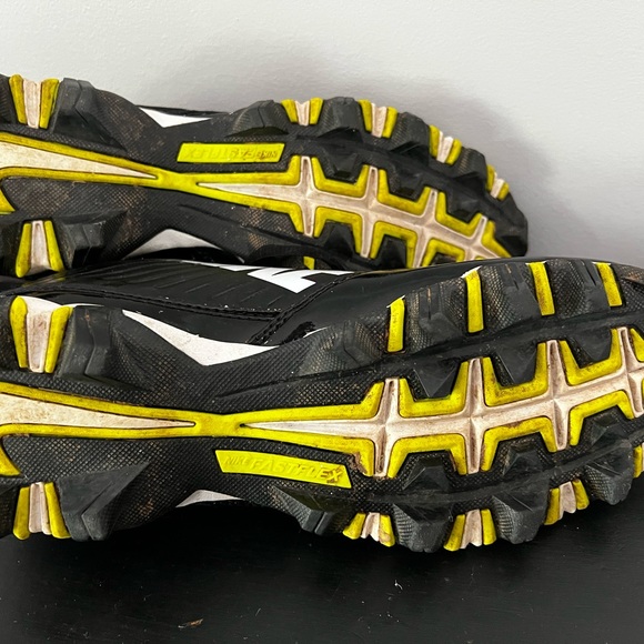 Nike Cleats - Picture 3 of 4